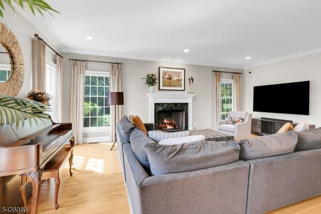 34 Deer Run, Long Hill Twp., NJ 07946