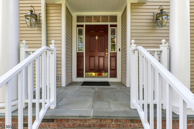 34 Deer Run, Long Hill Twp., NJ 07946
