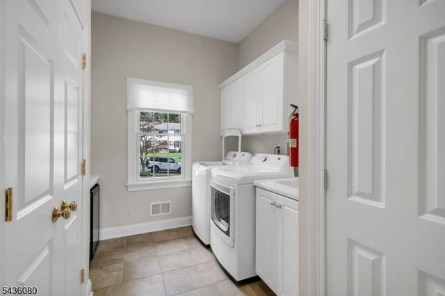 34 Deer Run, Long Hill Twp., NJ 07946