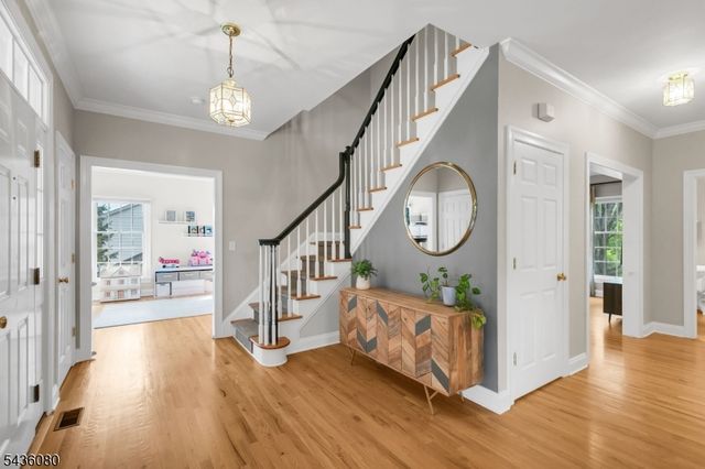 34 Deer Run, Long Hill Twp., NJ 07946