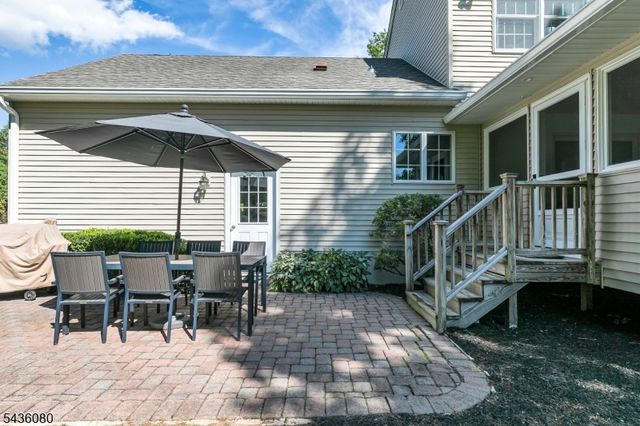 34 Deer Run, Long Hill Twp., NJ 07946