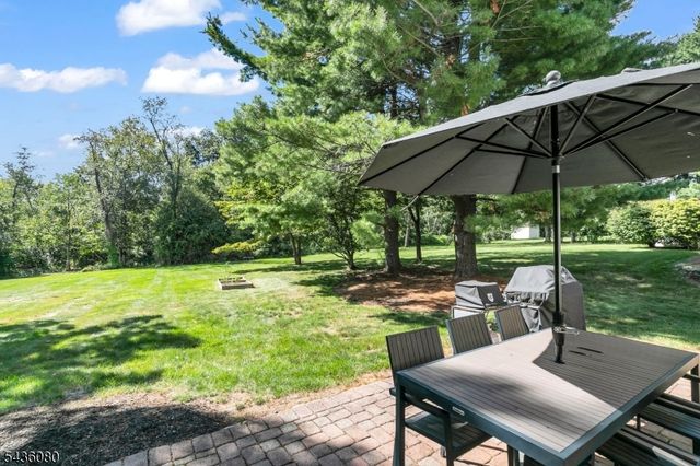 34 Deer Run, Long Hill Twp., NJ 07946