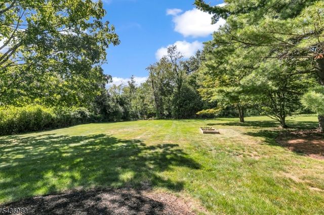 34 Deer Run, Long Hill Twp., NJ 07946