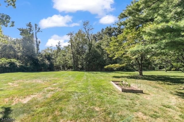 34 Deer Run, Long Hill Twp., NJ 07946