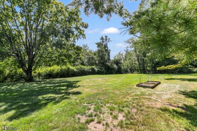 34 Deer Run, Long Hill Twp., NJ 07946