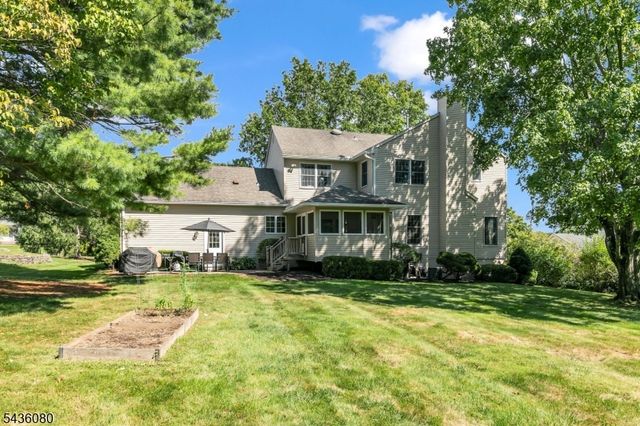 34 Deer Run, Long Hill Twp., NJ 07946