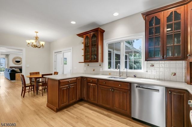 34 Deer Run, Long Hill Twp., NJ 07946