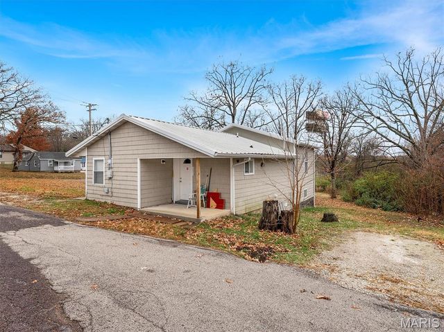 315 W Oak Street, St Clair, MO 63077