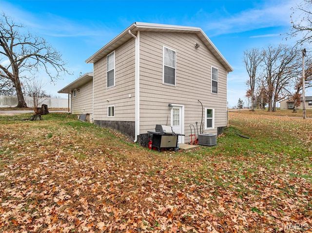 315 W Oak Street, St Clair, MO 63077