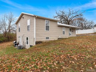 315 W Oak Street, St Clair, MO 63077