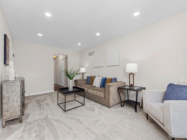 14932 Appalachian Trail, Chesterfield, MO 63017