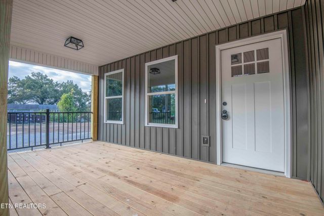 1029 Claude Rd, Knoxville, TN 37914