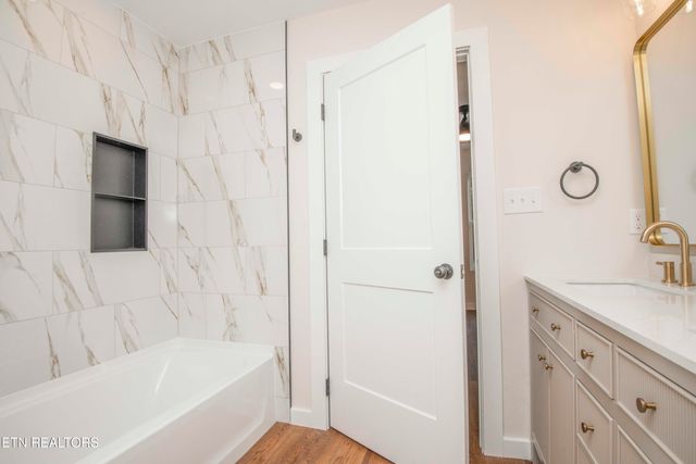 1029 Claude Rd, Knoxville, TN 37914