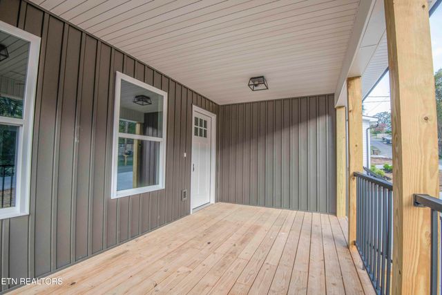 1029 Claude Rd, Knoxville, TN 37914