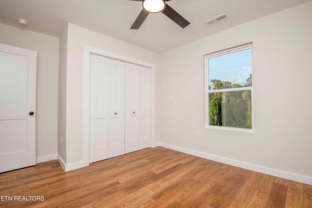 1029 Claude Rd, Knoxville, TN 37914