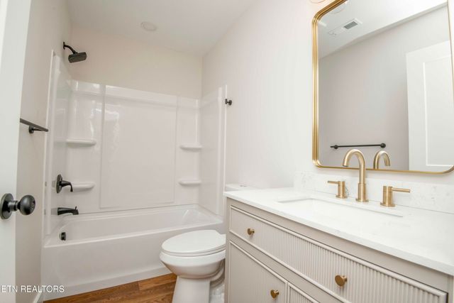 1029 Claude Rd, Knoxville, TN 37914