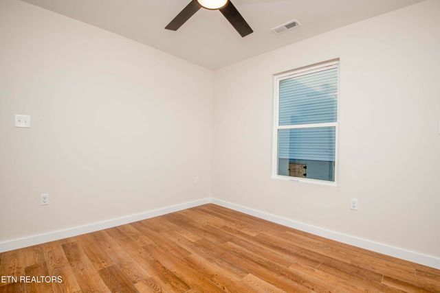 1029 Claude Rd, Knoxville, TN 37914