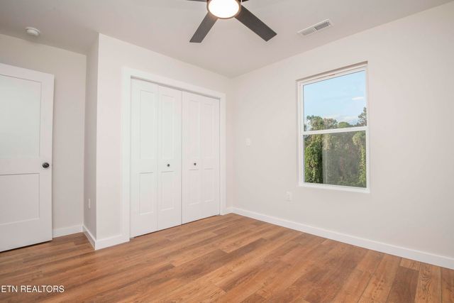 1029 Claude Rd, Knoxville, TN 37914