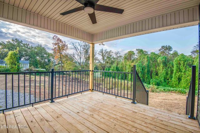 1029 Claude Rd, Knoxville, TN 37914