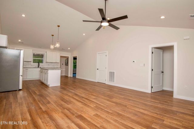 1029 Claude Rd, Knoxville, TN 37914