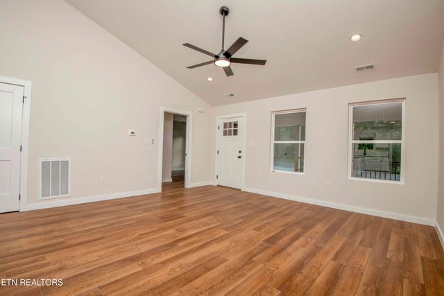 1029 Claude Rd, Knoxville, TN 37914