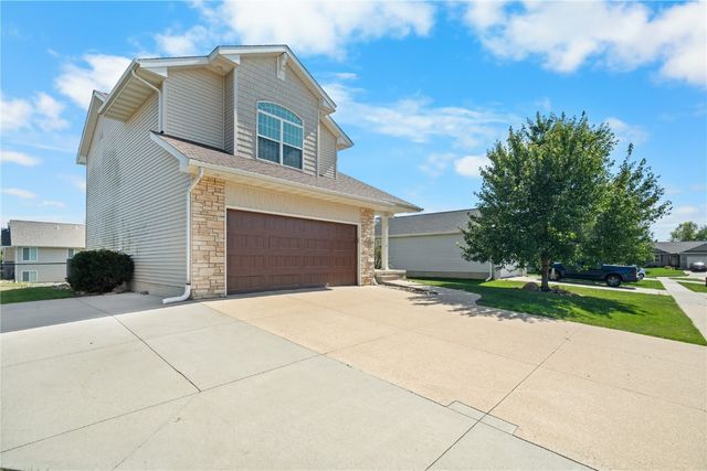 385 Rosslare St, Marion, IA 52302