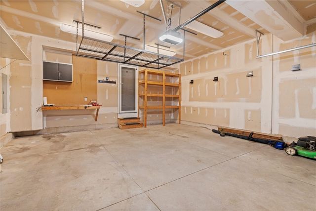 385 Rosslare St, Marion, IA 52302