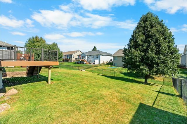 385 Rosslare St, Marion, IA 52302