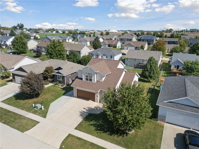 385 Rosslare St, Marion, IA 52302