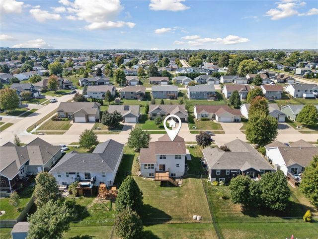 385 Rosslare St, Marion, IA 52302