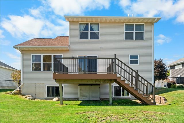 385 Rosslare St, Marion, IA 52302