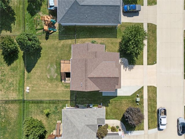 385 Rosslare St, Marion, IA 52302