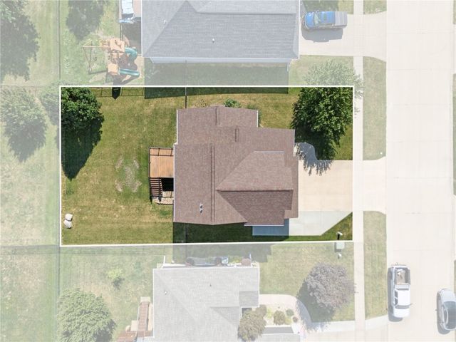 385 Rosslare St, Marion, IA 52302