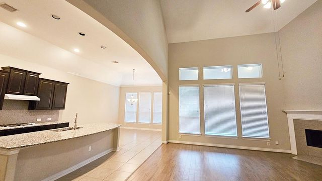 104 Forest Bend Court, Clute, TX 77531