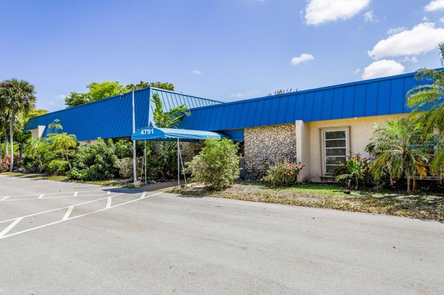 1601 NW 48th Place, Deerfield Beach, FL 33064