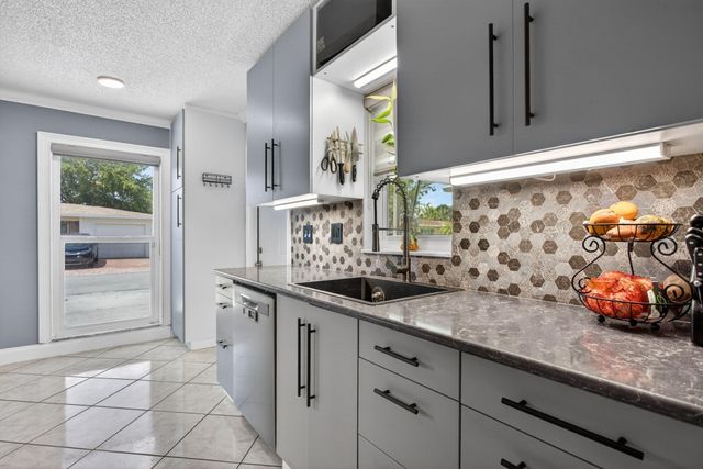 1601 NW 48th Place, Deerfield Beach, FL 33064