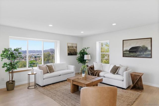 1128 Dawnridge Ave, El Cajon, CA 92021