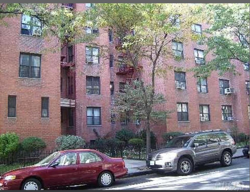 33-26 82nd street apt 1j, Jackson Heights, NY 11372