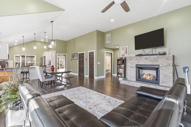 806 Sunset Road, Branson, MO 65616