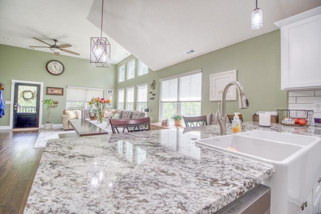 806 Sunset Road, Branson, MO 65616