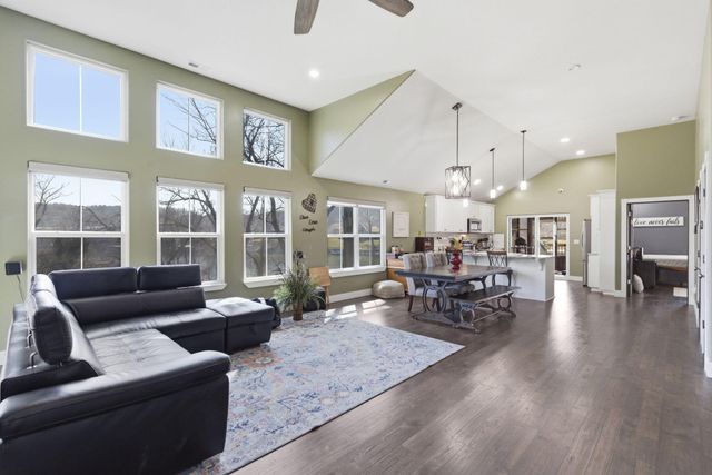 806 Sunset Road, Branson, MO 65616