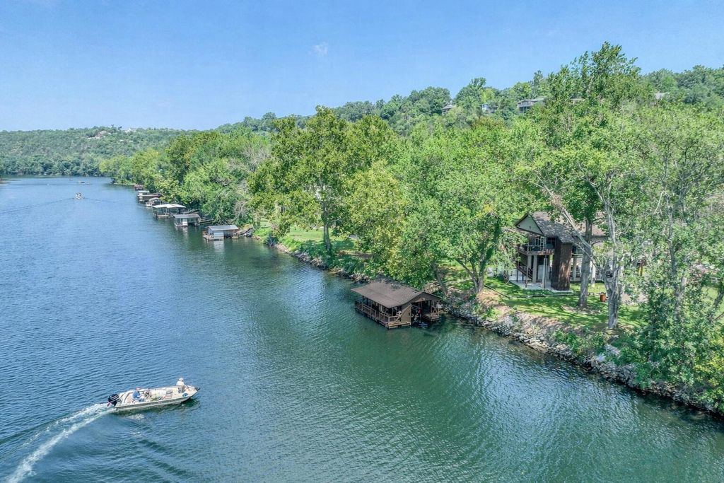 806 Sunset Road, Branson, MO 65616