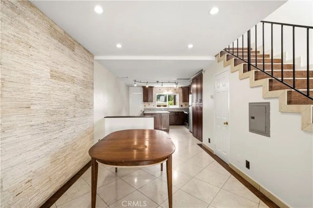 7320 Lennox Avenue D8, Van Nuys, CA 91405