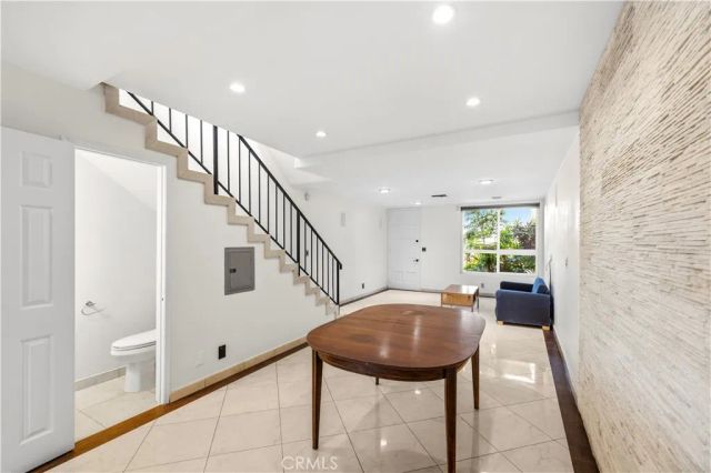 7320 Lennox Avenue D8, Van Nuys, CA 91405