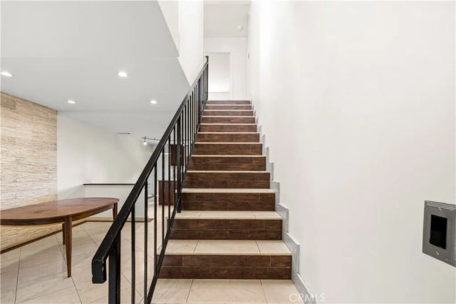 7320 Lennox Avenue D8, Van Nuys, CA 91405