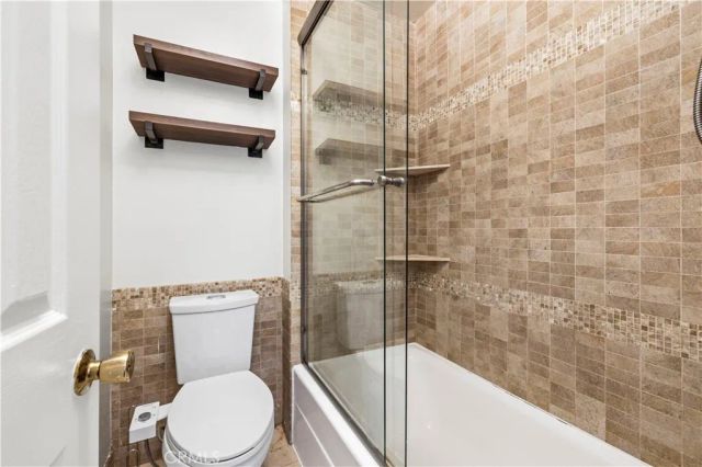 7320 Lennox Avenue D8, Van Nuys, CA 91405