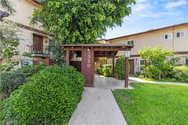 7320 Lennox Avenue D8, Van Nuys, CA 91405