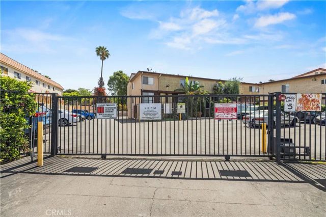 7320 Lennox Avenue D8, Van Nuys, CA 91405
