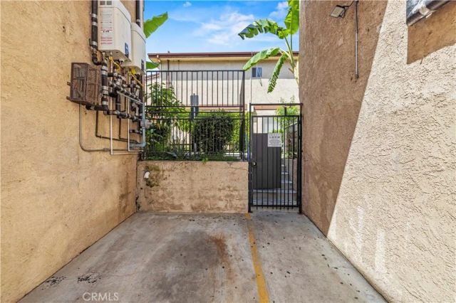 7320 Lennox Avenue D8, Van Nuys, CA 91405