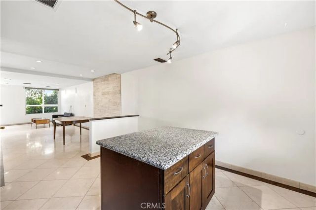 7320 Lennox Avenue D8, Van Nuys, CA 91405